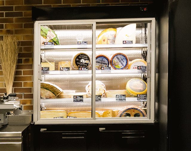 Retro murais COLUMBUS refrigerados para charcutaria, queijos, fiambres, atendimento.. da JORDÃO Retro murais COLUMBUS refrigerados para charcutaria, queijos, fiambres, atendimento.. da JORDÃO